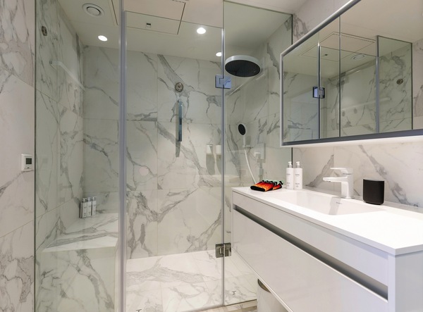 Emerald Cruises, Emerald Sakara, Owners Suite 12.jpg